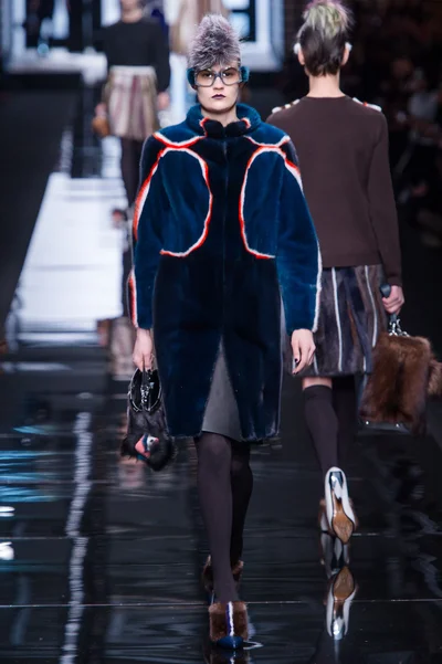 Look 3